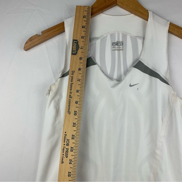 Nike Fit Dry White Sleeveless Workout Tank Top - Picture 11 of 14